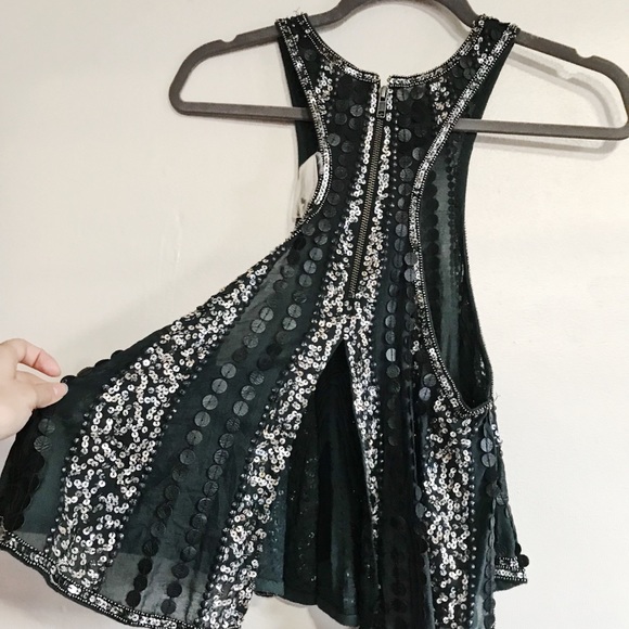 Pins & Needles Shimmer Sequin Top - Picture 2 of 5